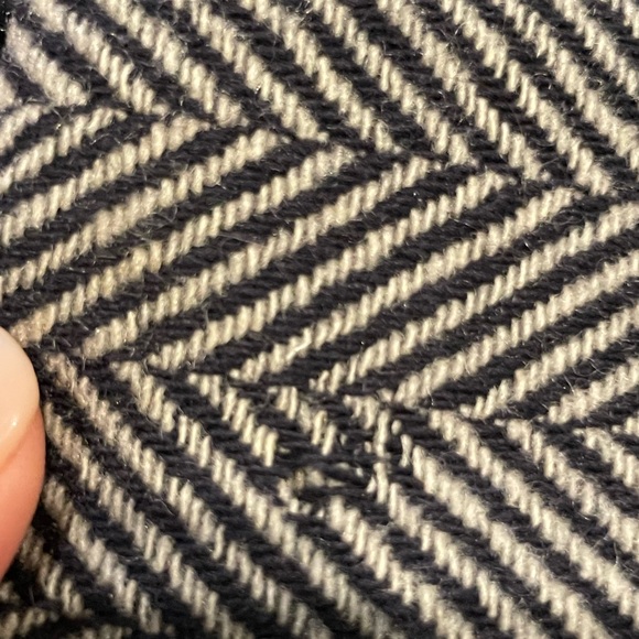 Burberry wool throw - Picture 2 of 5